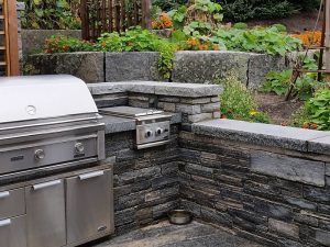 outdoor-kitchen